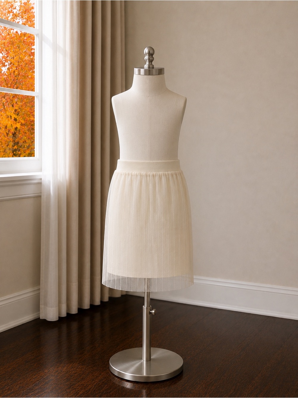 Uniqlo White Tulle Knee-Length Skirt